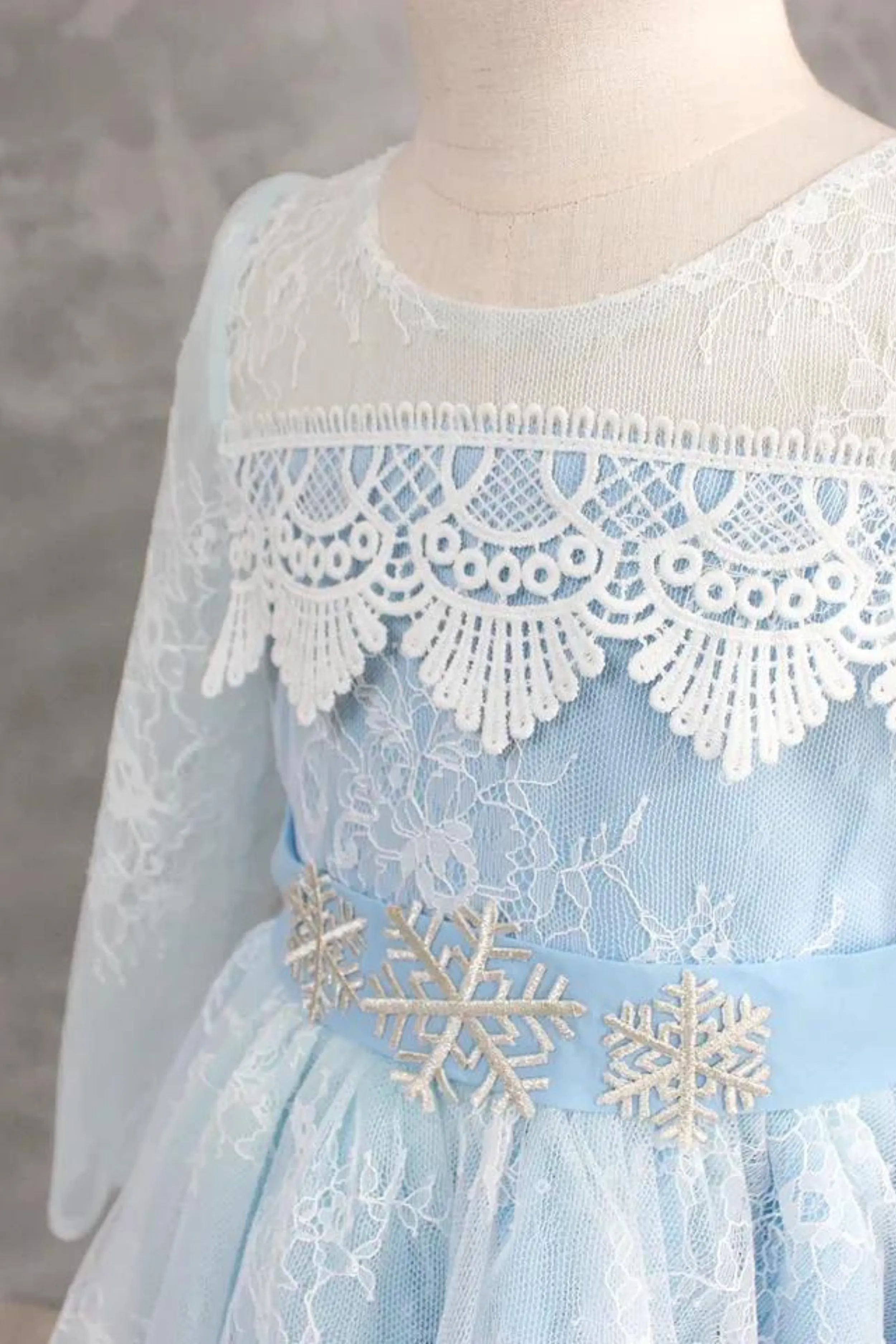 Elsa Long Sleeves Lace Dress (Blue/ Pink/ White)