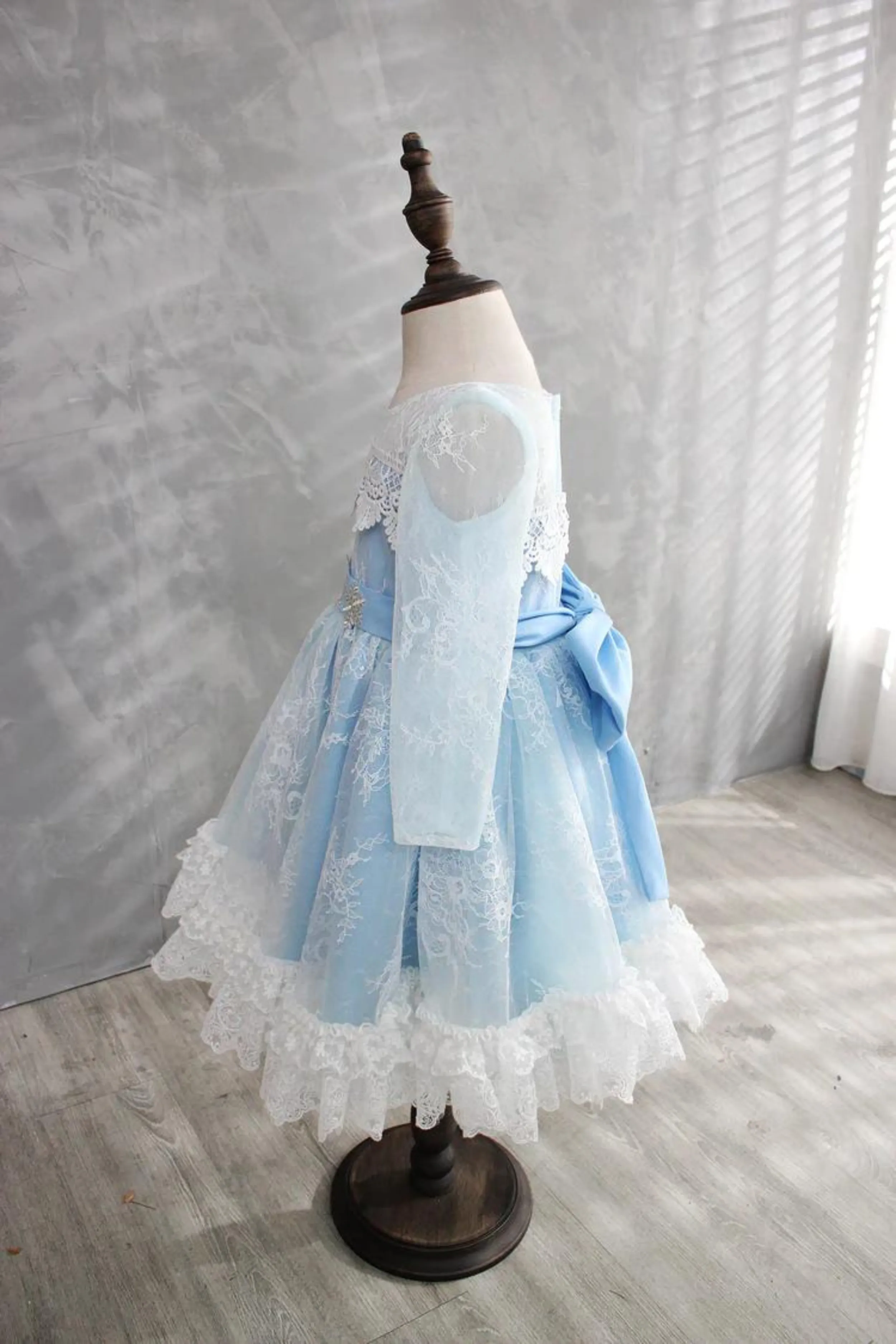 Elsa Long Sleeves Lace Dress (Blue/ Pink/ White)