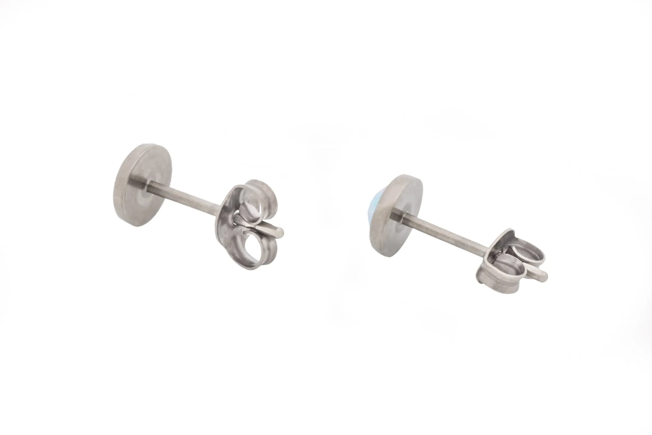 Siam Crystal Bezels (Pure Titanium Post Earrings)